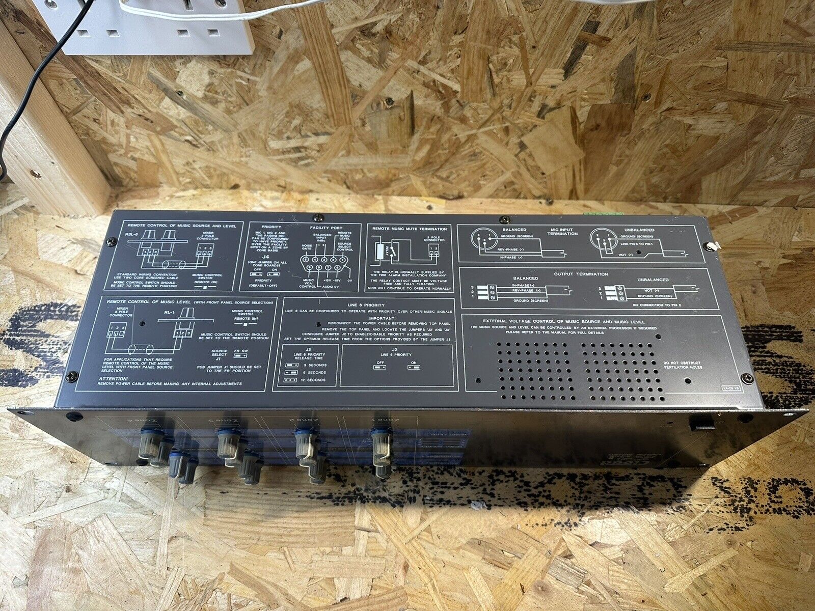 Cloud - Z4MK4EK - 4 Zone Rack Mount Venue Mixer