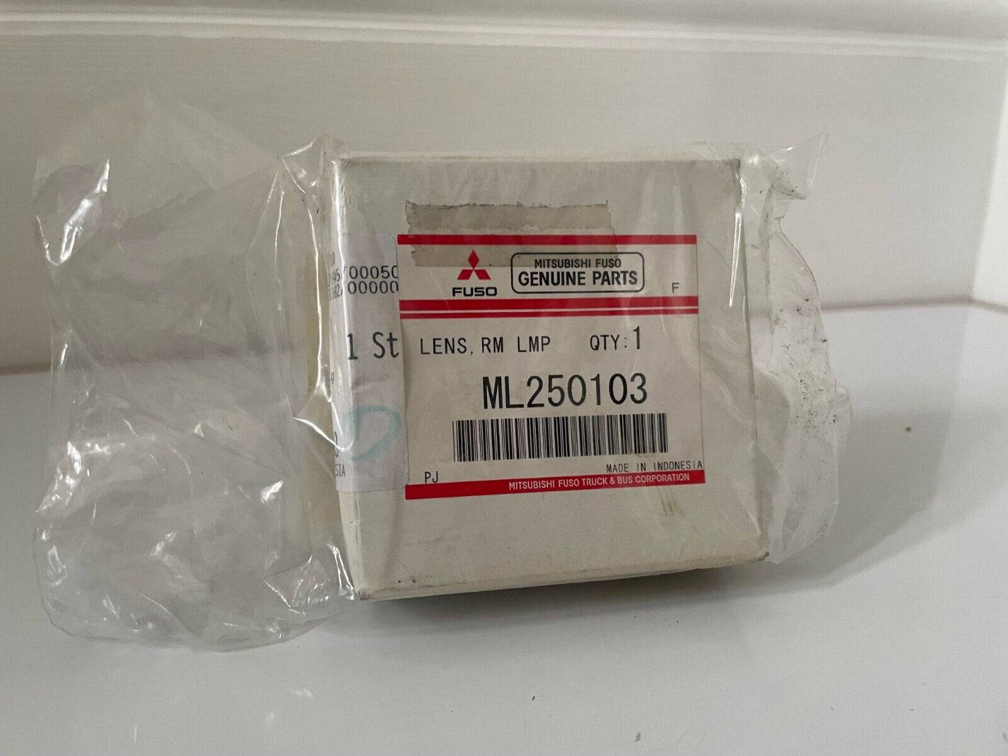 Genuine Mitsubishi Room Lamp Lens ML250103 