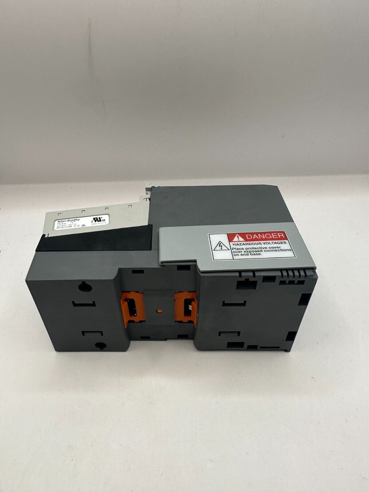 ALLEN BRADLEY 1734D-IB8XOW8 / 1734DIB8XOW8